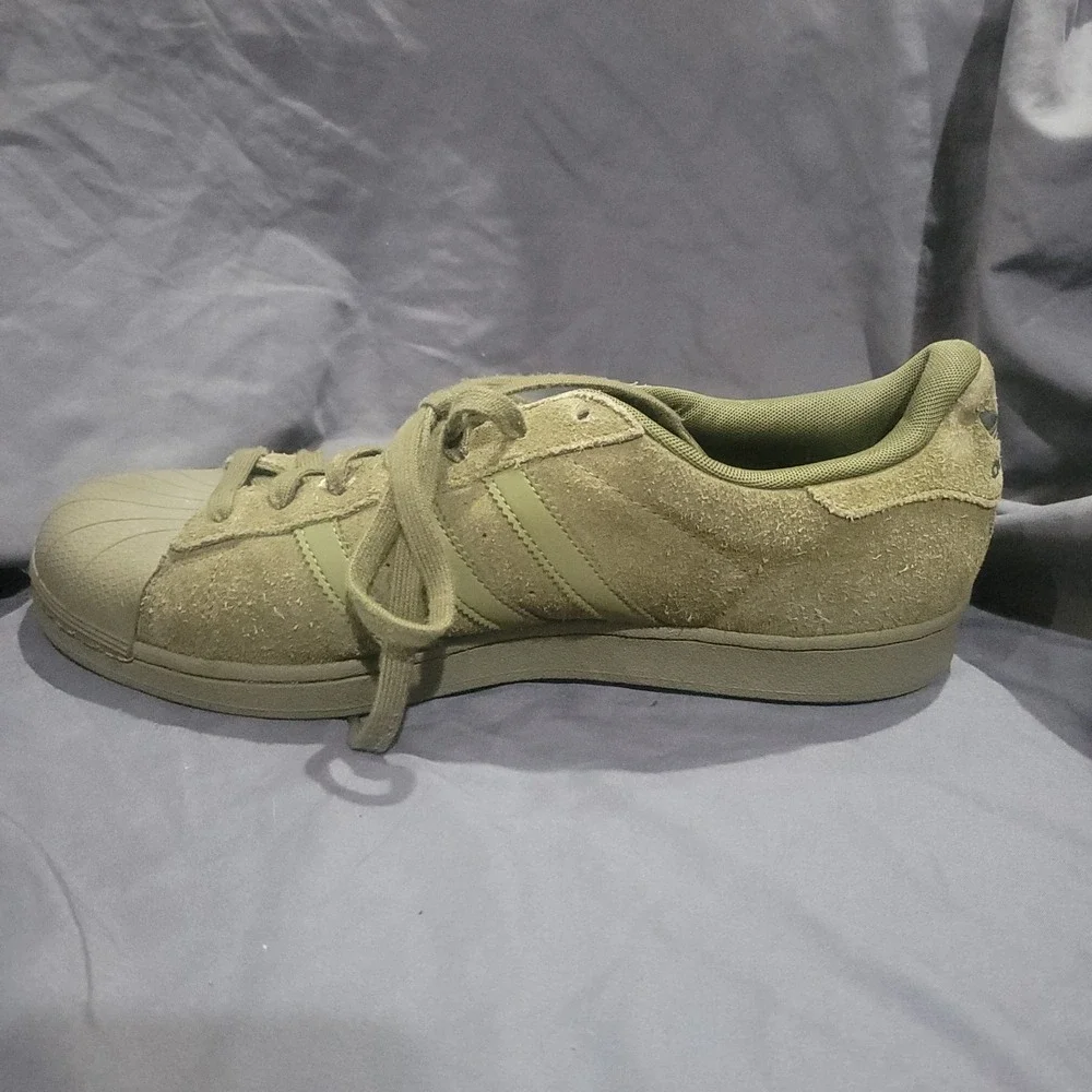 Adidas Superstar Green Suede Low Top Sneakers Lace Up Rubber Sole Size 11